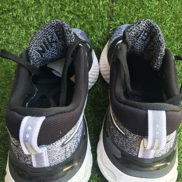 - Nike react infinity flyknit size women 11.5 black and white .Unisex men’s 9.5 - Picture 13 of 15